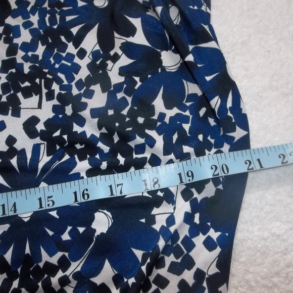 Chico's tunic style top, size 1,  fits a size 8/10 - Picture 6 of 6